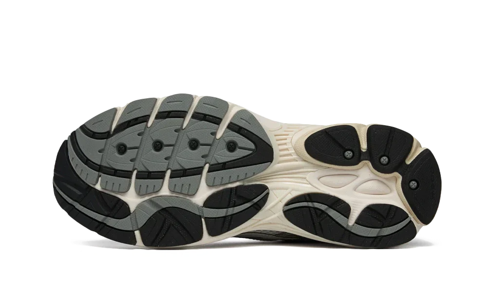 Saucony ProGrid Omni 9 TMY White Silver
