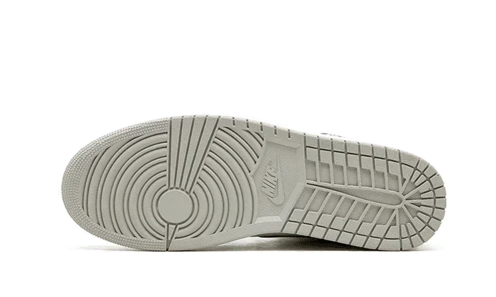 Air Jordan 1 Retro High OG White Cement - Exclufy