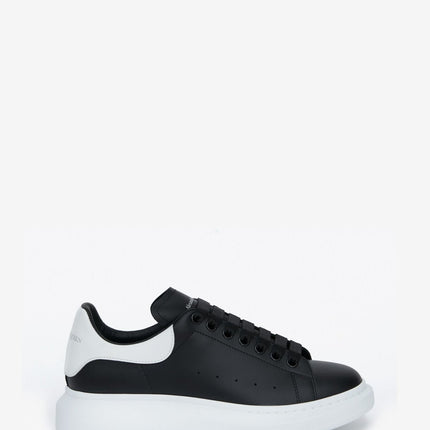 Alexander McQueen Oversized Sneaker in Black/White - THE LIMITED CLUB