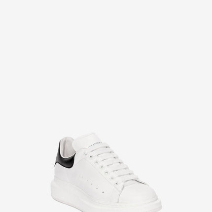 Alexander McQueen Oversized Sneaker in White/black - THE LIMITED CLUB