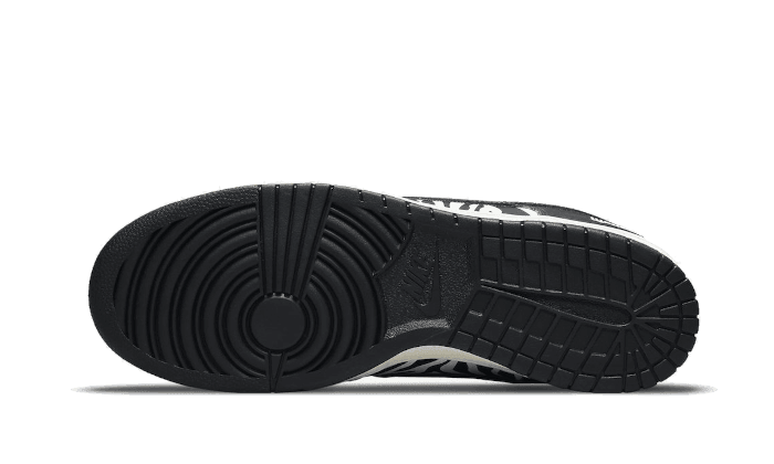 Nike SB Dunk Low Quartersnacks Zebra - Exclufy