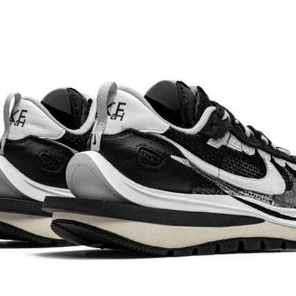 Nike Vaporwaffle Sacai Black White - Exclufy